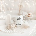 Zestaw 2 białych filiżanek porcelanowych 250 ml ze spodkami - motyw złotego serca dla nowożeńców na ślub Biały filiżanka porcelanowa Nadzwyczajnie.pl ze złotym sercem i napisem filiżanek 250 ml ze spodkami - I żyli długo i