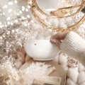 Biała miska porcelanowa 500 ml - motyw złotych serduszek dla bliskiej osoby na walentynki Biały produkt ze złotym zdobieniem Nadzwyczajnie.pl Miska 500 ml - ZŁOTE SERDUSZKA — porcelana premium 500 ml