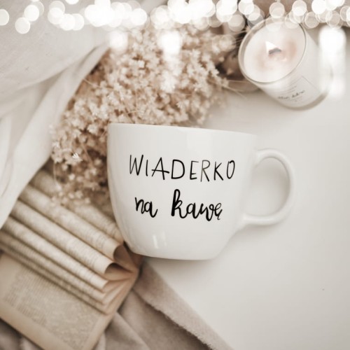 Biały Kubek Porcelanowy 1 litra - Napis Wiaderko na Kawę dla Kawoszy na Urodziny