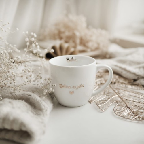 Biały kubek porcelanowy 300 ml - napis babciu dobrze, że jesteś w złotym nadruku dla babci na dzień babci