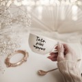 Filiżanka 250 ml ze spodkiem - Tato jesteś najlepszy ZŁOTE SERCE Filiżanka porcelanowa ze złotym sercem ze spodkiem - Tato jesteś najlepszy Nadzwyczajnie.pl — widok z boku na białym tle