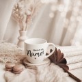 Biały kubek porcelanowy 300 ml - napis kocham cię mamo ze złotym sercem na dzień matki dla mamy Kubek porcelanowy ze złotym sercem Kocham Cię Mamo Nadzwyczajnie.pl — widok z boku na białym tle