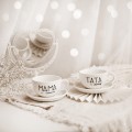 Zestaw 2 białych filiżanek porcelanowych ze spodkami 250 ml - napis mama idealna tata idealny ze złotym sercem dla rodziców na rocznicę ślubu Biały filiżanka porcelanowa Nadzwyczajnie.pl ze złotym sercem i napisem filiżanek 250 ml ze spodkami - Mama idealna Tata