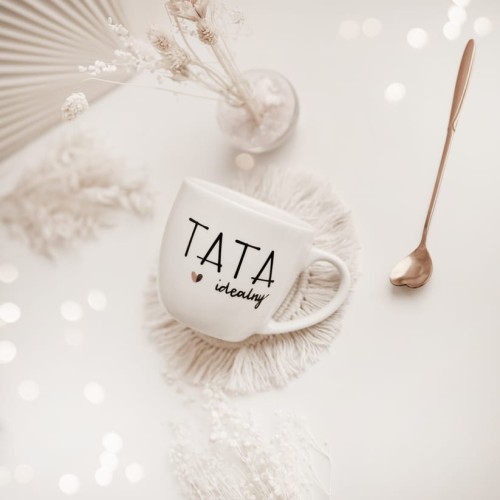 Biały kubek porcelanowy 300 ml - napis tata idealny ze złotym sercem dla taty na dzień ojca