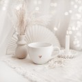 Biały kubek porcelanowy 500 ml - złote serce z napisem Zostaniesz tatą na dnie dla przyszłego taty na ogłoszenie ciąży Kubek porcelanowy ze złotym sercem + Zostaniesz tatą NAPIS NA DNIE Nadzwyczajnie.pl — widok z boku na białym tle