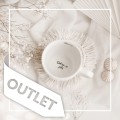 Kubek 300 ml - Mamo NA DNIE Dobrze, że jesteś ZŁOTE SERCE OUTLET Kubek porcelanowy ze złotym sercem Mamo NA DNIE Dobrze, że jesteś OUTLET Nadzwyczajnie.pl — widok z boku na białym tle