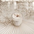 Świeca sojowa w szklance 180 ml - napis Mamo jesteś wyjątkowa o zapachu róży dla mamy na Dzień Matki Personalizowany świeca sojowa w szklanym słoiku ze złotym zdobieniem jako idealny prezent — porcelana premium