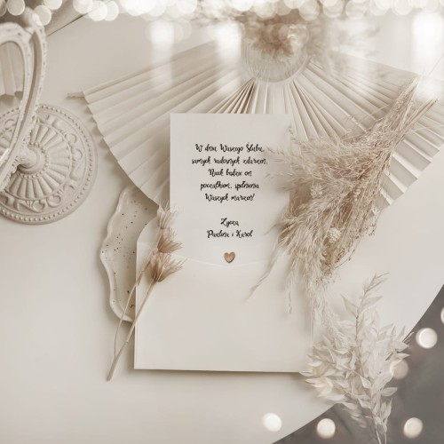 Biała Kartka Okolicznościowa z Personalizacją - Twoje Życzenia dla Bliskiej Osoby na Każdą Okazję