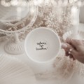Biały Kubek Porcelanowy 500 ml - Motyw Złotego Serca z Pytaniem Zostaniesz Moją Świadkową na Dnie dla Przyjaciółki na Wieczór Panieński Biały kubek porcelanowy Nadzwyczajnie.pl ze złotym zdobieniem i napisem Biały Kubek Porcelanowy 500 ml - Motyw Złotego