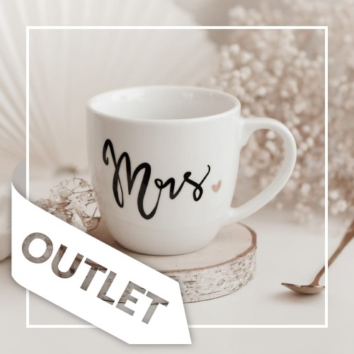 Biały kubek porcelanowy Nadzwyczajnie.pl ze złotym sercem i napisem Mrs OUTLET — 300 ml