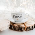 Filiżanka 250 ml ze spodkiem - Kocham cię mamo ZŁOTE SERCE Filiżanka porcelanowa ze złotym sercem ze spodkiem - Kocham cię mamo Nadzwyczajnie.pl — widok z boku na białym tle