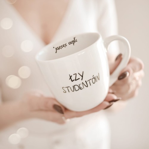Biały kubek porcelanowy Nadzwyczajnie.pl ze złotym zdobieniem i napisem ŁZY STUDENTÓW — 300 ml