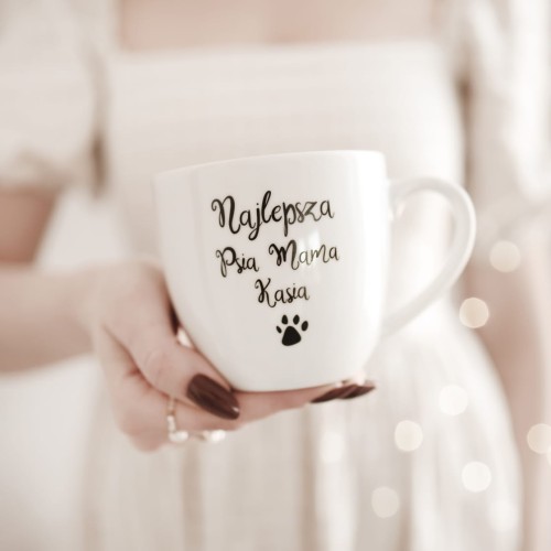 Biały kubek porcelanowy Nadzwyczajnie.pl ze złotym zdobieniem i napisem Najlepsza Psia Mama + Imię — 300 ml