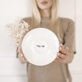 Personalizowany zestaw imbryk i filiżanka 280 ml ze spodkiem Biały filiżanka ze złotym zdobieniem Nadzwyczajnie.pl Personalizowany imbryk i ze spodkiem — porcelana premium 280 ml