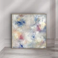 In the flow II 40x40 - obraz abstrakcja, obraz ręcznie malowany, kolorowy, pastelowy, odcienie błekitu, bieli i różu Zbliżenie na złote zdobienie na białym produkcie porcelanowym In the flow II 40x40 - obraz abstrakcja Nadzwyczajnie.pl