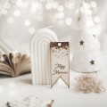 Drewniana zawieszka z personalizacją - grawer własnej treści dla bliskiej osoby na każdą okazję Biały produkt ze złotym zdobieniem Nadzwyczajnie.pl Personalizowana drewniana zawieszka — porcelana premium