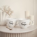 Biały Kubek Porcelanowy 500 ml - Napis Na Zawsze Twój ze Złotym Sercem dla Partnera na Walentynki Zbliżenie na złote zdobienie serca na białym kubku porcelanowym Biały Kubek Porcelanowy 500 ml - Napis Na Zawsze Twój ze