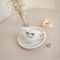 Biała Filiżanka Porcelanowa ze Spodkiem 250 ml - Personalizacja Inicjałów i Daty ze Złotym Sercem dla Pary na Każdą Okazję Filiżanka porcelanowa ze złotym zdobieniem Biała Filiżanka Porcelanowa ze Spodkiem 250 ml - Personalizacja Inicjałów i