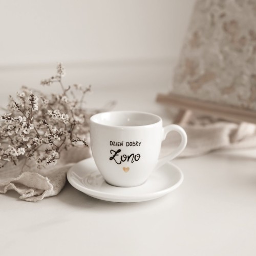 Biała Filiżanka Porcelanowa Espresso ze Spodkiem 100 ml - Napis Dzień Dobry Żono ze Złotym Sercem dla Żony na Rocznicę Ślubu