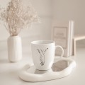 Biały Kubek Porcelanowy z Personalizacją 380 ml - Splecione Dłonie z Imionami i Serduszkami dla Pary na Każdą Okazję Biały kubek porcelanowy Nadzwyczajnie.pl ze złotym zdobieniem i napisem Biały Kubek Porcelanowy z Personalizacją 380 ml -
