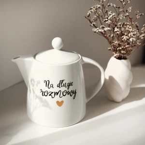 Biały dzbanek porcelanowy 1 litra - motyw złotego serca z napisem Na długie rozmowy dla bliskiej osoby na urodziny