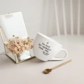 Biały Kubek Porcelanowy z Personalizacją 500 ml - Ten dzień jest piękniejszy dzięki Tobie + imiona i data 3P4A0316.webp