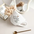 Biały Kubek Porcelanowy z Personalizacją 500 ml - Ten dzień jest piękniejszy dzięki Tobie + imiona i data 13496 (1).webp