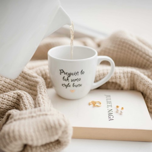 Biały Kubek Porcelanowy 300 ml - Motyw Złotego Serca i Napis Przyjaźń To Tak Samo Zryte Banie dla Najlepszej Przyjaciółki na Urodziny