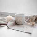 Biały kubek porcelanowy 300 ml - złoty napis siostrami nie zawsze trzeba się urodzić dla przyjaciółki na urodziny Kubek porcelanowy ze złotym zdobieniem Siostrami nie zawsze trzeba się urodzić ZŁOTY NAPIS Nadzwyczajnie.pl — widok z