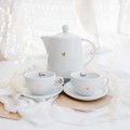 Zestaw Białej Porcelany 1 litra i 250 ml - Dzbanek i 2 Filiżanki z Napisem Mąż i Żona oraz Złotym Sercem na Ślub dla Pary Personalizowany filiżanka porcelanowa ze złotym zdobieniem jako idealny prezent — porcelana premium Nadzwyczajnie.pl