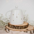 Zestaw deserowy na 6 osób - ZŁOTE SERDUSZKA Zbliżenie na złote zdobienie na białym zestawie porcelanowym deserowy na 6 osób - ZŁOTE SERDUSZKA Nadzwyczajnie.pl