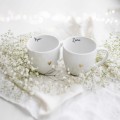 Zestaw 2 Białych Kubków Porcelanowych 300 ml - Napis Mąż i Żona oraz Złote Serce na Rocznicę Ślubu dla Pary Biały zestaw porcelanowy Nadzwyczajnie.pl ze złotym sercem i napisem 2 Białych Kubków Porcelanowych 300 ml - Napis Mąż i