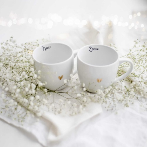 Zestaw 2 Białych Kubków Porcelanowych 300 ml - Napis Mąż i Żona oraz Złote Serce na Rocznicę Ślubu dla Pary