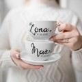Zestaw 2 białych filiżanek porcelanowych ze spodkami z personalizacją 250 ml - Motyw złotego serca z napisem żona i mąż na każdą okazję dla pary Eleganckie opakowanie prezentowe filiżanki porcelanowej ze złotym sercem Nadzwyczajnie.pl — filiżanek 250 ml ze spodkami