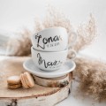 Zestaw 2 białych filiżanek porcelanowych ze spodkami z personalizacją 250 ml - Motyw złotego serca z napisem żona i mąż na każdą okazję dla pary Personalizowany filiżanka porcelanowa ze złotym sercem jako idealny prezent — porcelana premium Nadzwyczajnie.pl