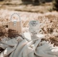 Zestaw 2 Białych Kubków Porcelanowych 500 ml - Napisy Mąż Cudownej Żony i Żona Najlepszego Męża z Motywem Złotego Serca na Walentynki dla Pary Zestaw porcelanowy ze złotym sercem kubków 500 ml - Mąż cudownej żony Żona najlepszego męża Nadzwyczajnie.pl — widok z