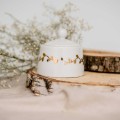Cukiernica zdobiona złotem - Listki Biały produkt porcelanowy Nadzwyczajnie.pl ze złotym zdobieniem i napisem Cukiernica zdobiona złotem - Listki