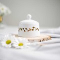 Cukiernica zdobiona złotem - Listki Produkt porcelanowy ze złotym zdobieniem Cukiernica zdobiona złotem - Listki Nadzwyczajnie.pl — widok z boku na białym tle
