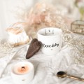 Biały kubek porcelanowy 300 ml - napis dzień dobry misiu i złote serce na rocznicę dla ukochanej osoby Kubek porcelanowy ze złotym sercem Dzień dobry misiu Nadzwyczajnie.pl — widok z boku na białym tle