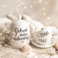 Zestaw 1 Białego Dzbanka Porcelanowego 1 litra i 2 Białych Filiżanek Porcelanowych 250 ml ze Spodkami - Napis Żona Mąż z Motywem Złotego Serca dla Pary Młodej na Ślub Filiżanka porcelanowa ze złotym zdobieniem 1 Białego Dzbanka Porcelanowego 1 litra i 2 Białych Filiżanek Porcelanowych