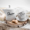 Zestaw 2 białych filiżanek porcelanowych ze spodkami 250 ml - personalizowany napis pan i pani z nazwiskiem z motywem złotego serca na każdą okazję dla pary Personalizowany filiżanka porcelanowa ze złotym sercem jako idealny prezent — porcelana premium Nadzwyczajnie.pl