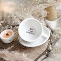 Biała filiżanka porcelanowa ze spodkiem 250 ml - złote serce z napisem dbam o swoje samopoczucie na dnie dla osoby dbającej o siebie na urodziny Eleganckie opakowanie prezentowe filiżanki porcelanowej ze złotym sercem Nadzwyczajnie.pl — ze spodkiem - + dbam o swoje