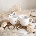 Zestaw 2 Białych Kubków Porcelanowych 300 ml - Motyw Złotego Serca i Napis Jedyną Miarą Miłości Jest Miłość Bez Miary dla Pary na Walentynki Biały zestaw ze złotym zdobieniem Nadzwyczajnie.pl 2 Białych Kubków Porcelanowych 300 ml - Motyw Złotego Serca i Napis