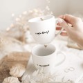 Zestaw 2 Białych Kubków Porcelanowych 300 ml - Napis I Żyli Długo i Szczęśliwie z Motywem Złotego Serca na Rocznicę Ślubu dla Pary Biały zestaw ze złotym sercem Nadzwyczajnie.pl kubków 300 ml - I żyli długo i Szczęśliwie — porcelana premium 300 ml