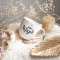 Biały kubek porcelanowy 300 ml - napis super wujek z motywem złotego serca na urodziny dla wujka Zbliżenie na złote zdobienie serca na białym kubku porcelanowym Super wujek Nadzwyczajnie.pl