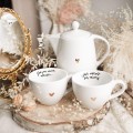 Zestaw Białej Porcelany Dzbanek 1 litra i 2 Kubki Porcelanowe 500 ml - Motyw Złotego Serduszka i Napis Jedyną Miarą Miłości Jest Miłość Bez Miary dla Pary na Walentynki Biały zestaw porcelanowy Nadzwyczajnie.pl ze złotym zdobieniem i napisem 3 Elementów Białej Porcelany Dzbanek 1 litra i 2