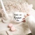 Kubek 300 ml - Dzień dobry Kocham Cię Kubek porcelanowy ze złotym zdobieniem Dzień dobry Kocham Cię Nadzwyczajnie.pl — widok z boku na białym tle