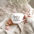 Kubek 500 ml - Jesteś moją miłością Biały kubek porcelanowy Nadzwyczajnie.pl ze złotym zdobieniem i napisem Jesteś moją miłością — 500 ml