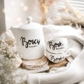 Zestaw Boscy - Dzbanek 1 litr filiżanki 250 ml ze spodkami - Boski i Boska ZŁOTE SERCE Eleganckie opakowanie prezentowe filiżanki porcelanowej ze złotym sercem Nadzwyczajnie.pl — Boscy - Dzbanek 1 litr