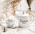 Zestaw - Dzbanek 1 litr Teściowie idealni, zestaw filiżanek 250 ml ze spodkami Teść idealny Teściowa idealna ZŁOTE SERCE Biały filiżanka porcelanowa Nadzwyczajnie.pl ze złotym sercem i napisem Dzbanek 1 litr Teściowie idealni, zestaw